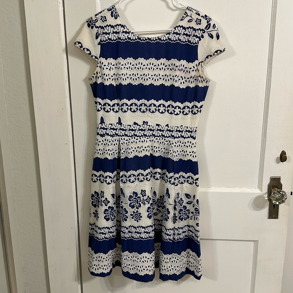 Cremieux A Line dress. Denim Blue & Lace. Size 6